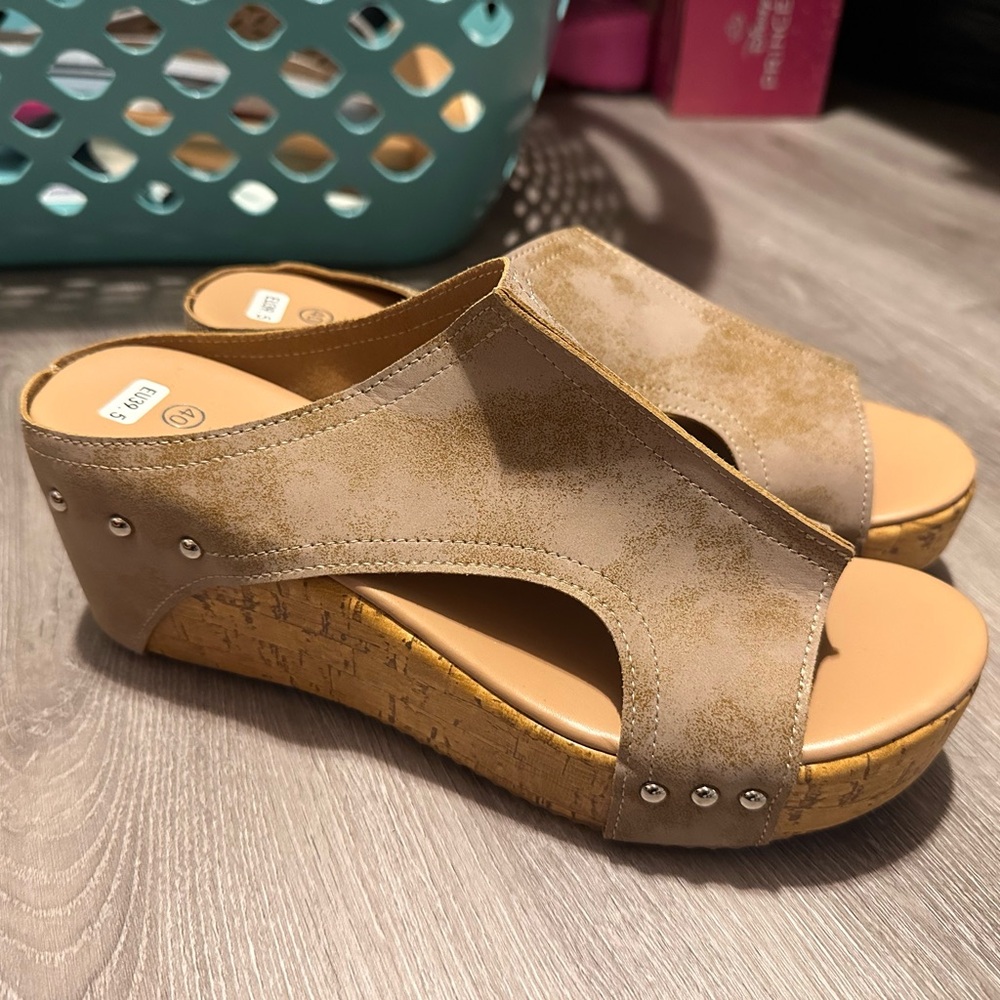 Tan Wedge Sandals with Stud Accents